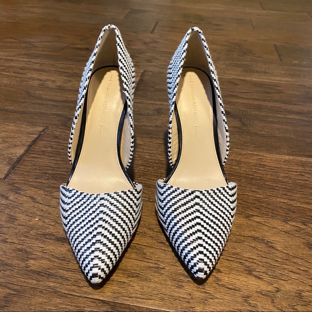 Banana Republic Black & White Woven Pumps